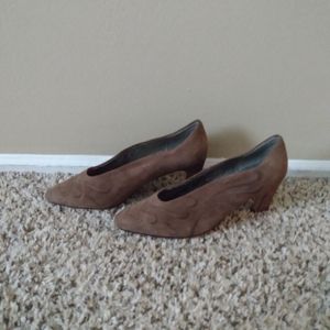 Vintage Suede Pumps